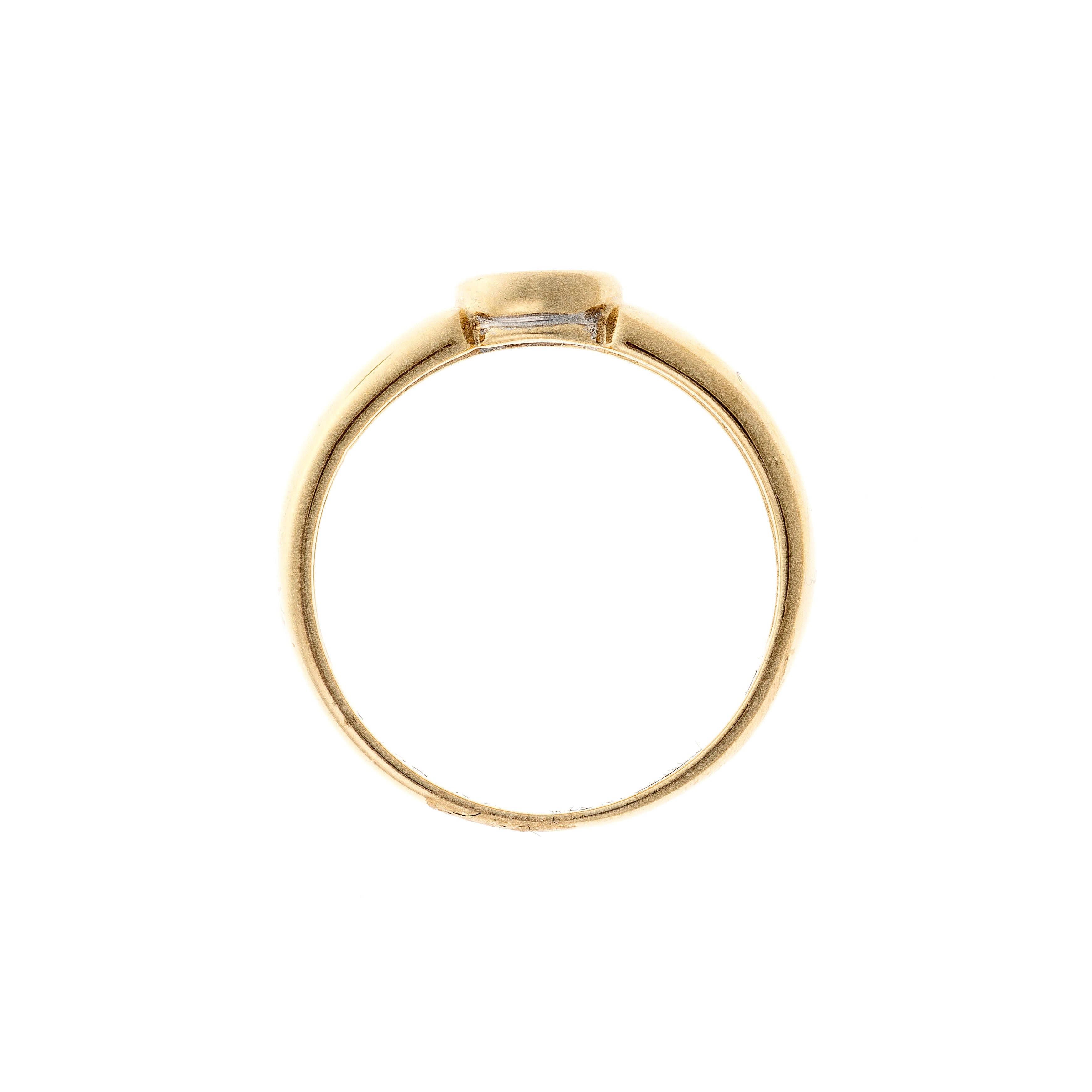 Profile of the contemporary vintage two-tone gold diamond solitaire ring.