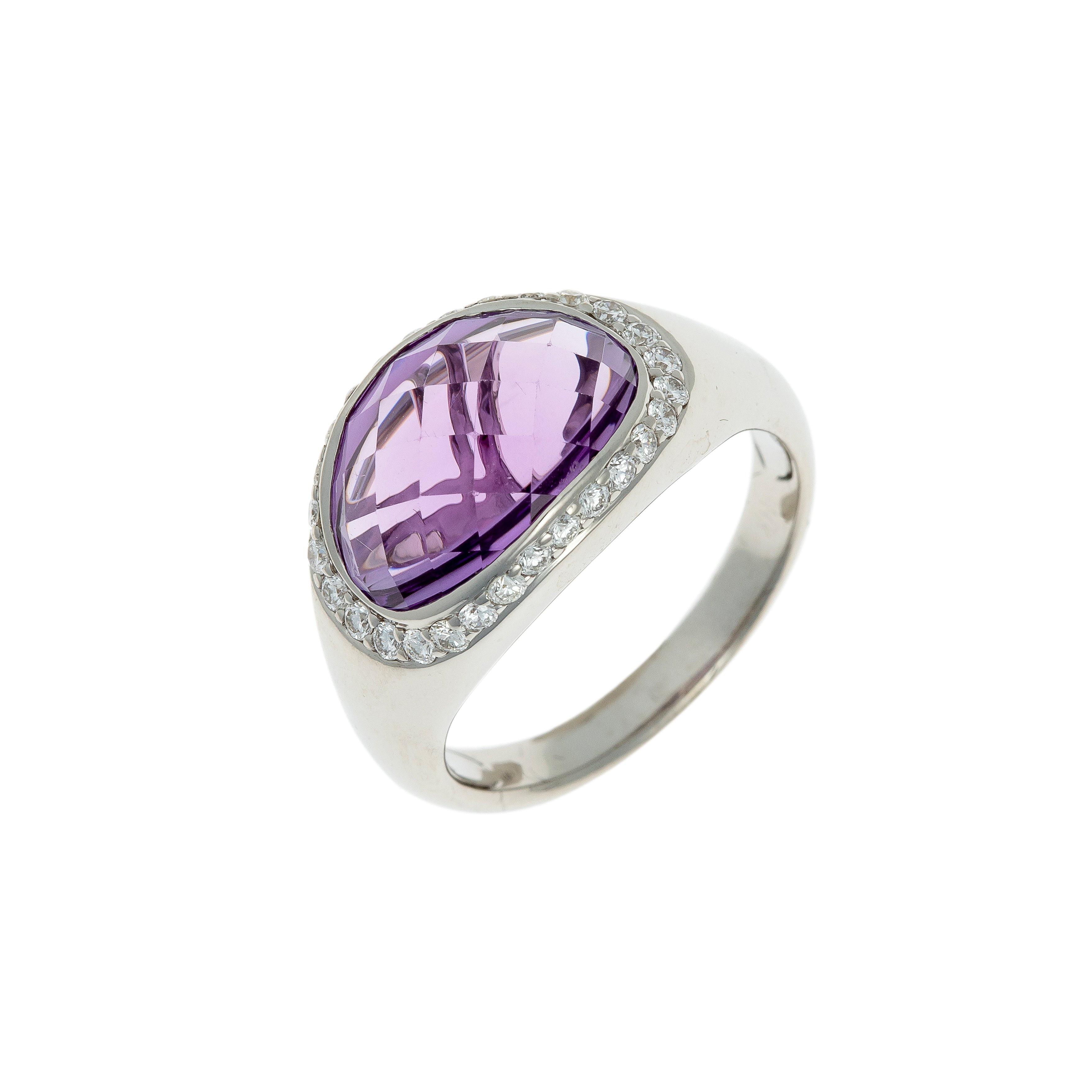 Contemporary vintage white gold ring with faceted amethyst and diamonds.