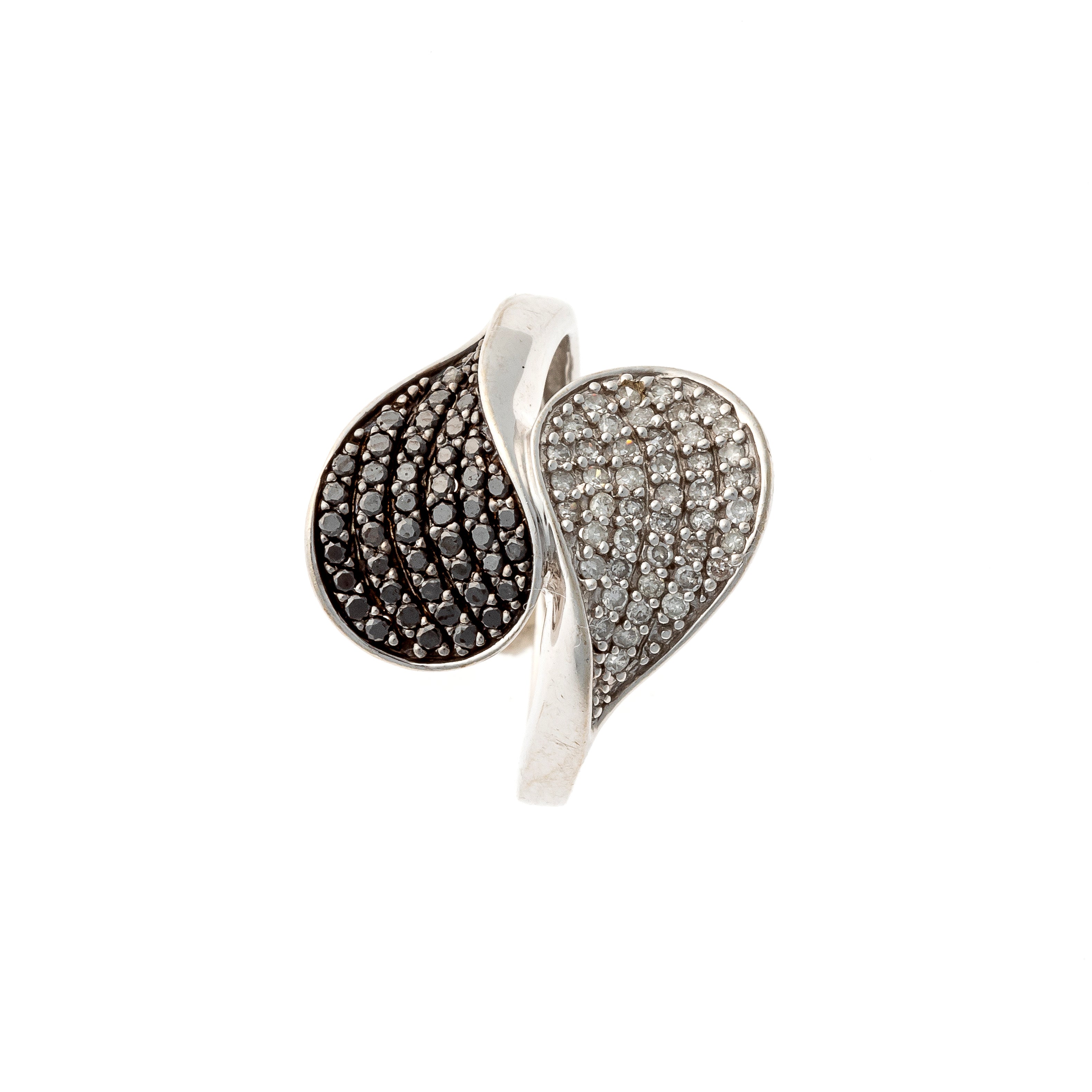 Top of the contemporary white gold yin yang diamond ring.