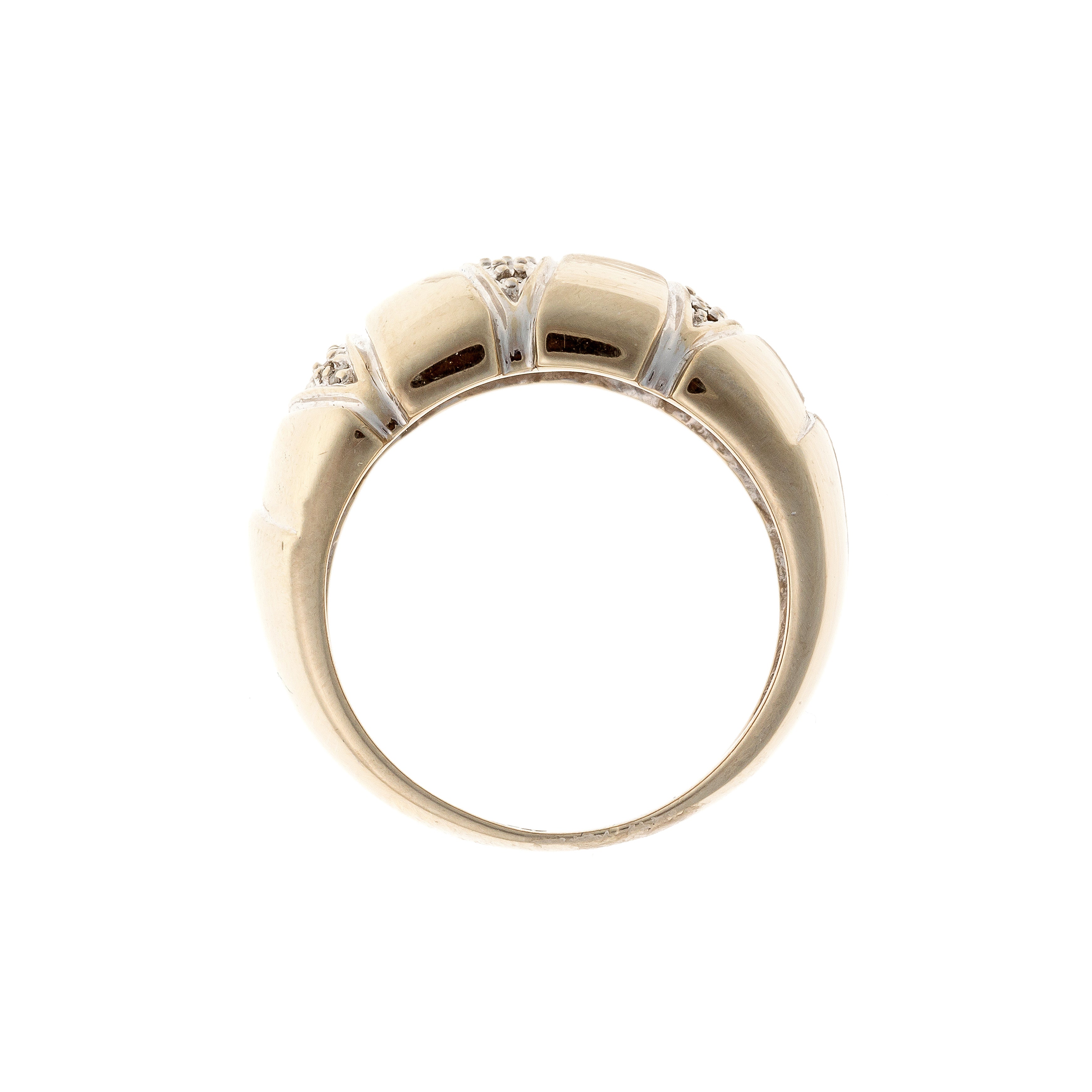 Profile of the contemporary vintage white gold ribbed dome diamond band ring.