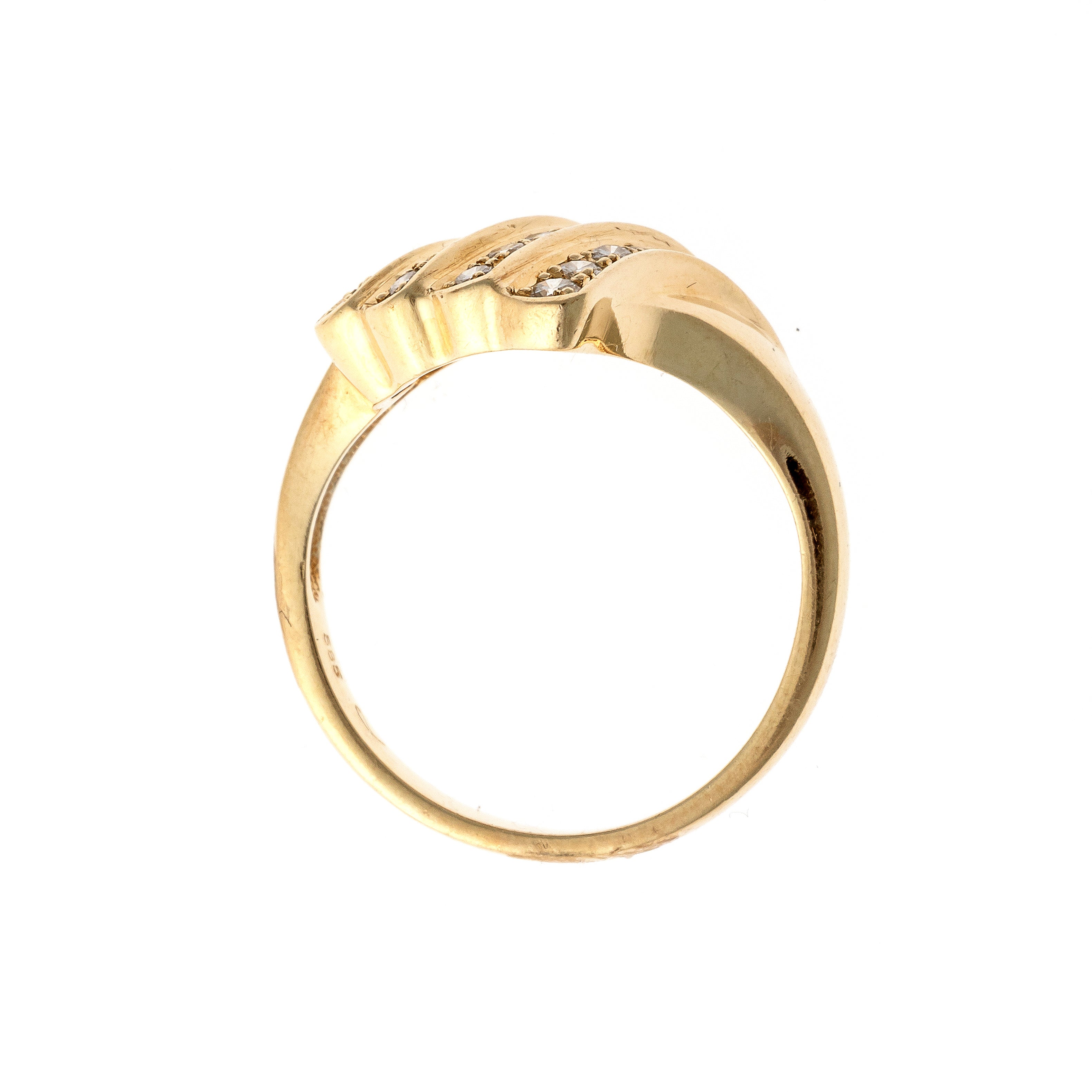 Profile of the contemporary vintage yellow gold tiered diamond cocktail ring.