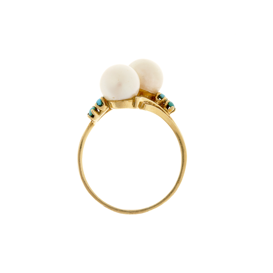 Estate cultured pearl and turquoise Toi et Moi ring in 18k gold, showcasing a balanced duo of pearls and blue stones