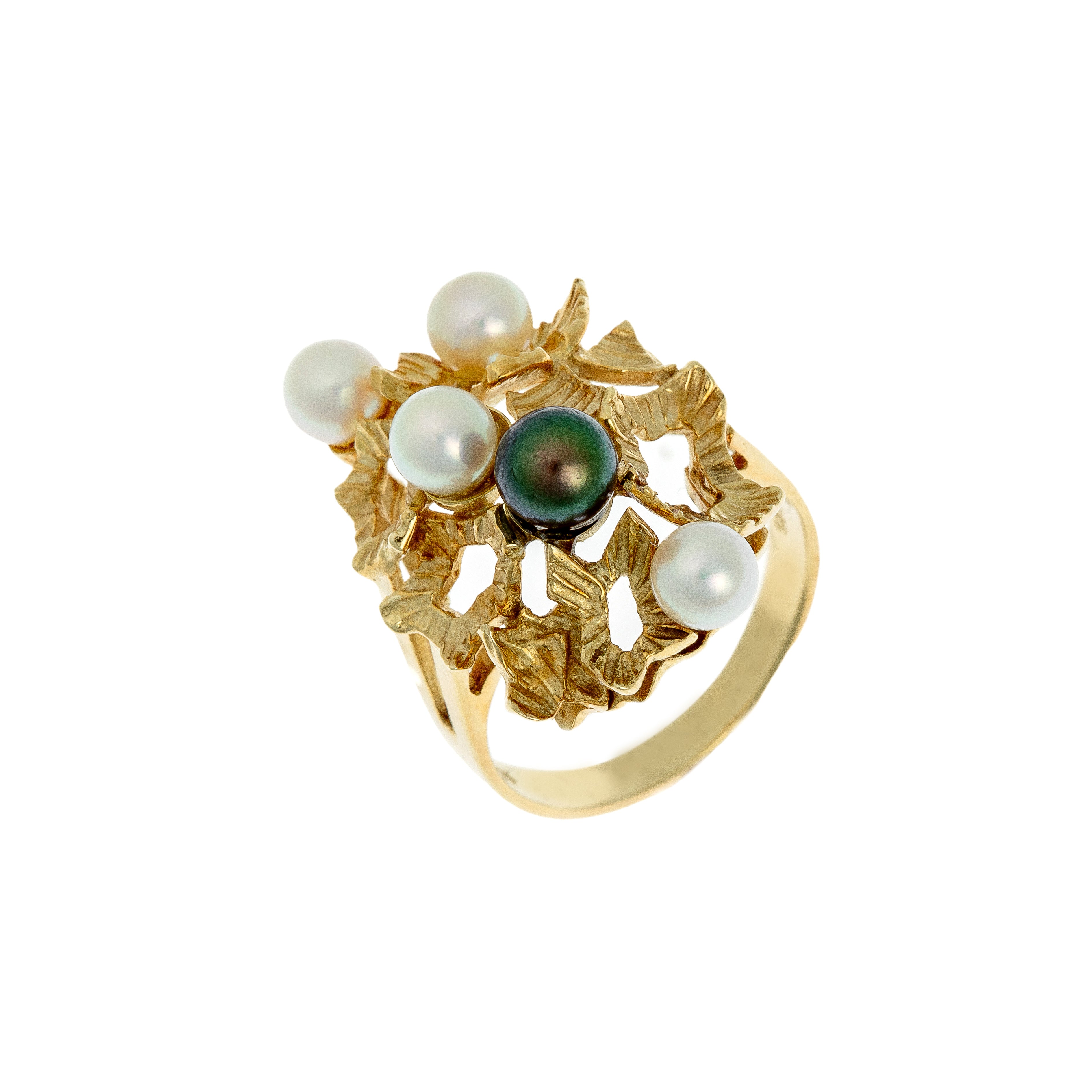 Angled view of 1970s French gold ring with cultured pearls in openwork leaf design.