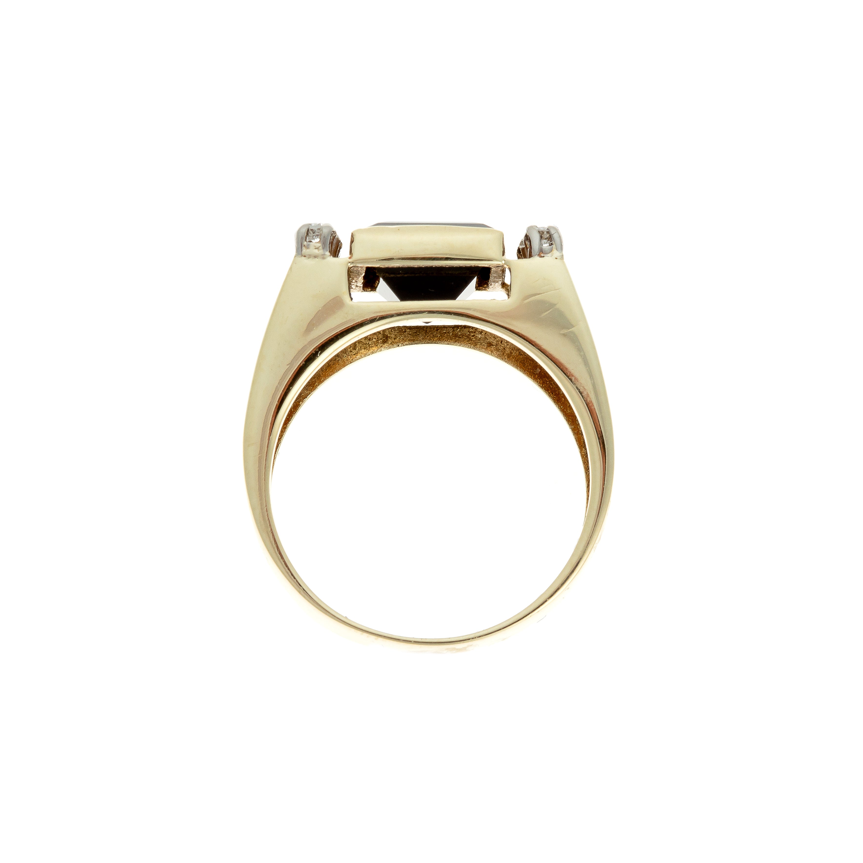 Profile view revealing the ring’s balanced gallery and solid gold setting consistent with 1960s–1970s German craftsmanship.