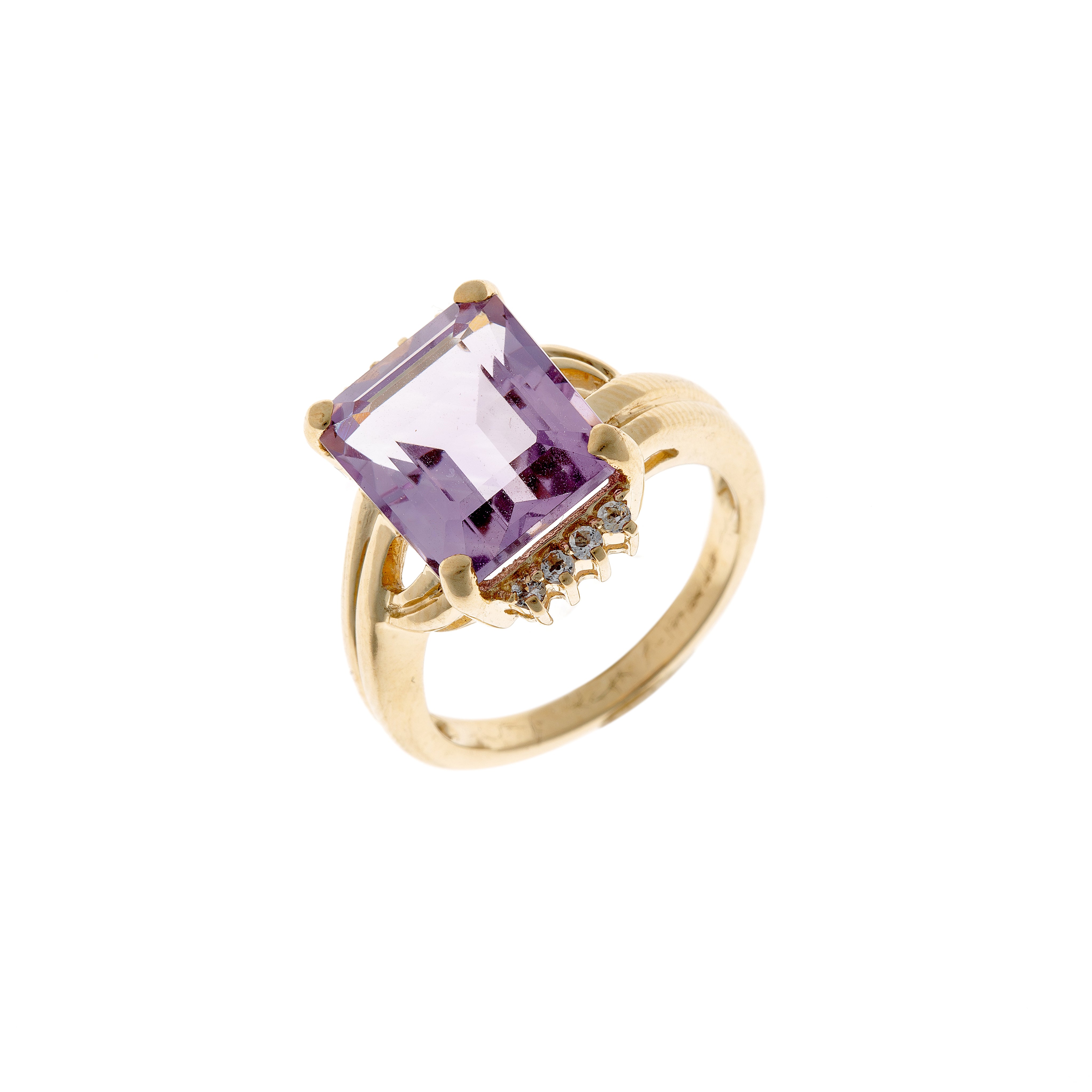 Retro 1970s cocktail ring in 9k gold featuring an emerald-cut 5.87 ct amethyst and topaz accents