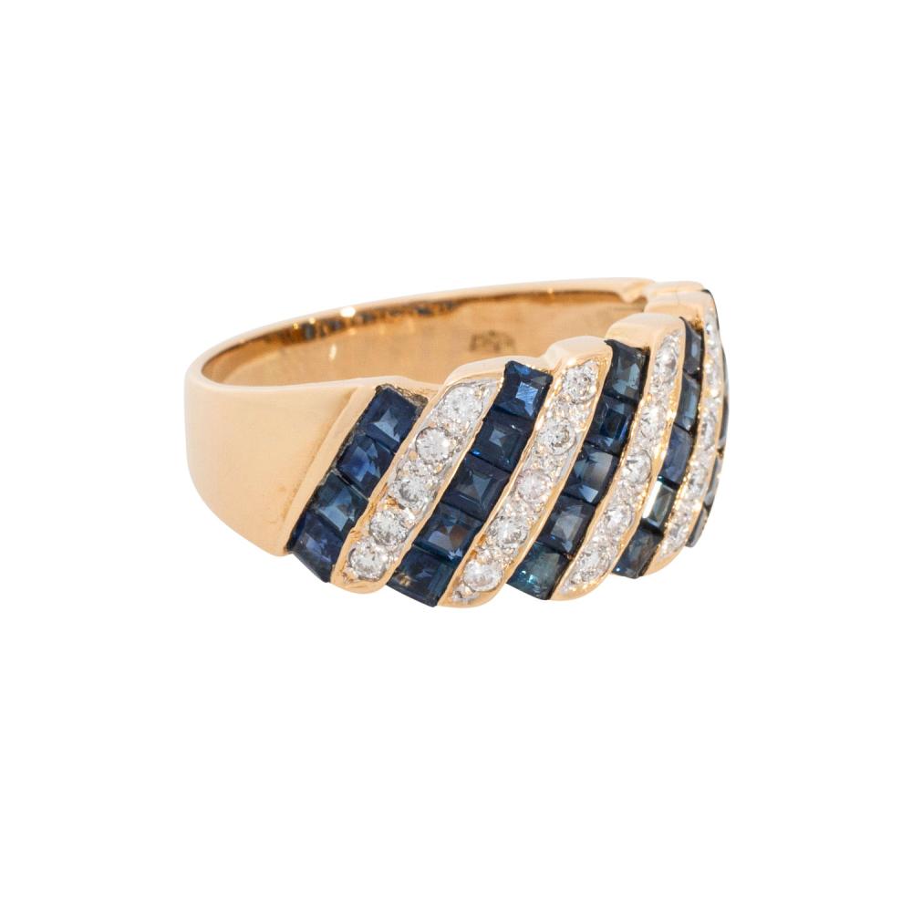 Vintage 18k gold band featuring 1.6 ct Carré-cut sapphires and 0.25 ct brilliant diamonds, side view