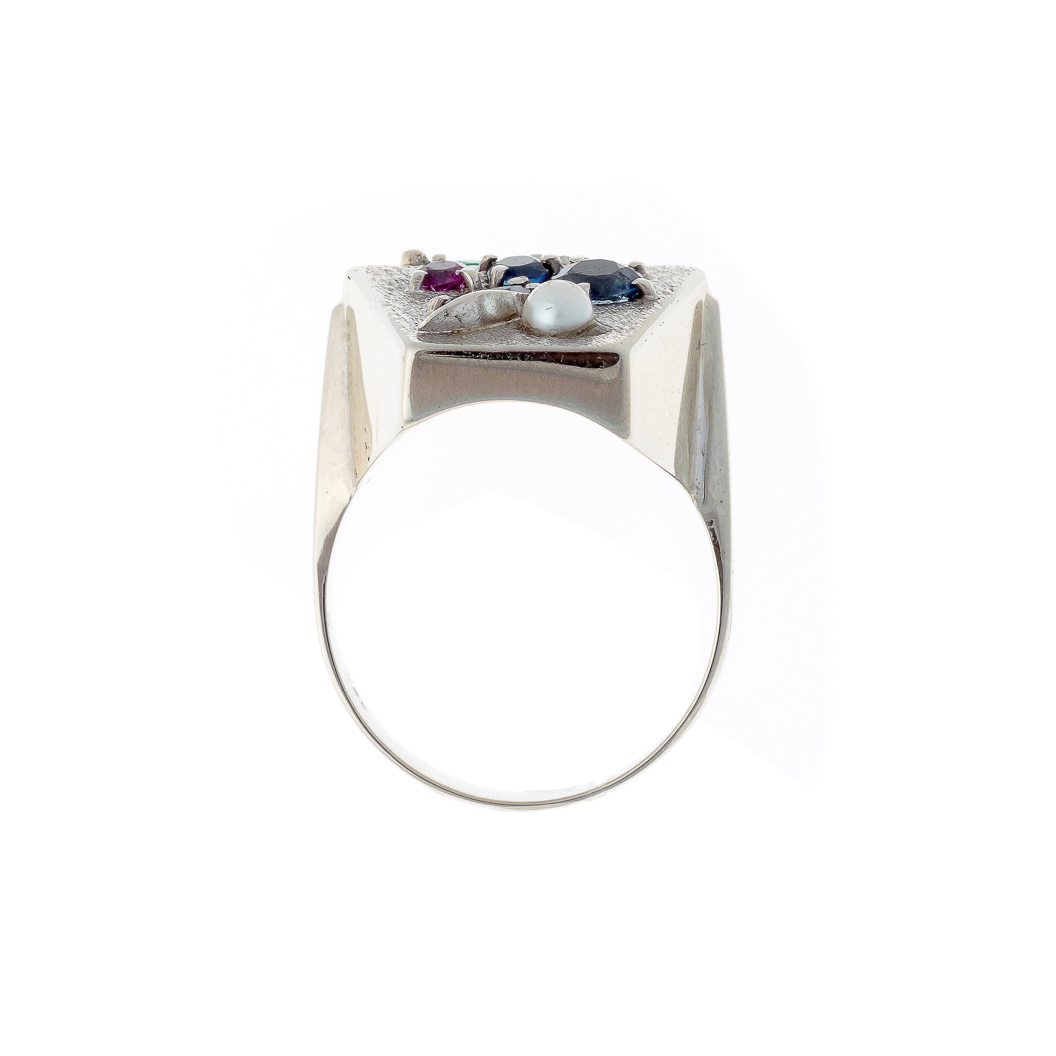 Profile of the vintage Mid-Century modernist white gold multi-gem cocktail ring.